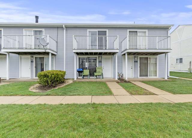 Property at 410 Meadow Green Ln, Round Lake, IL 60073, 2 beds, 1.5 baths
