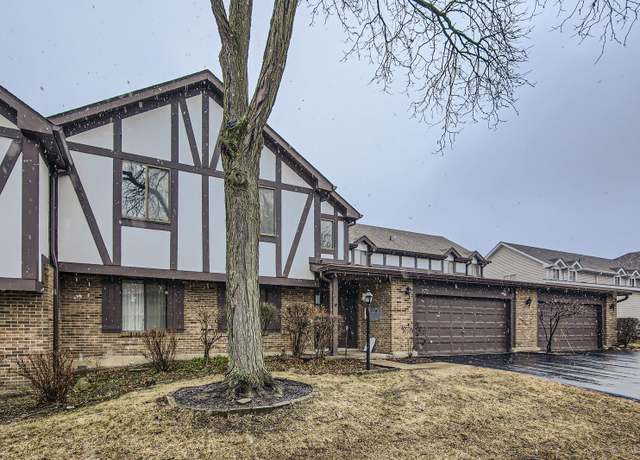 Property at 372 Springlake Ln Unit C, Aurora, IL 60504, 2 beds, 2 baths
