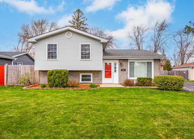 Property at 232 Grant Dr, Bolingbrook, IL 60440, 3 beds, 1.5 baths