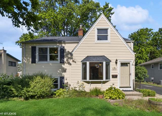 Property at 236 S Edgewood Ave, Lombard, IL 60148, 3 beds, 2.5 baths