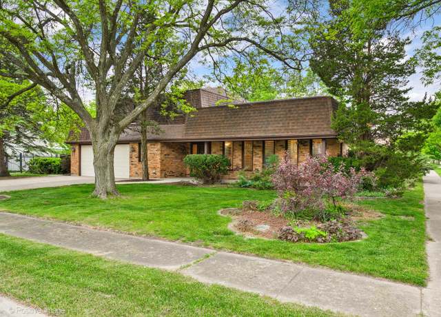 Property at 3843 Lizette Ln, Glenview, IL 60026, 4 beds, 3 baths