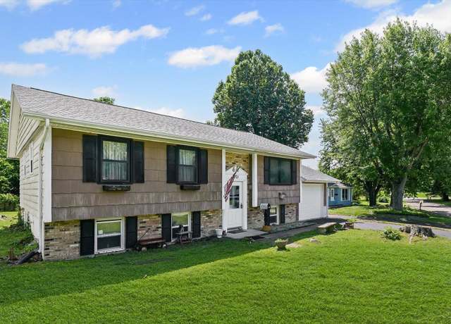 Property at 2701 East Rd, Danville, IL 61832, 3 beds, 1.5 baths
