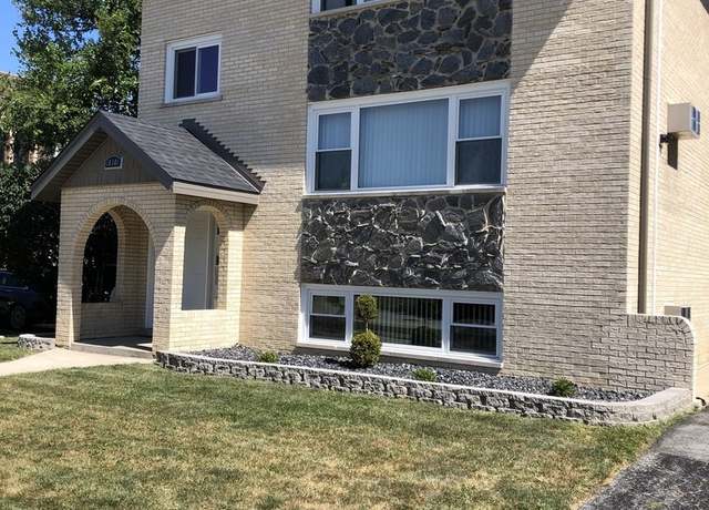Property at 10301 Mcvicker Ave, Chicago Ridge, IL 60415, 9 beds, 7 baths
