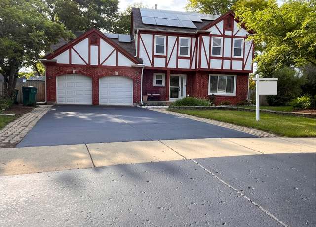 Property at 10 Chestnut Ct E, Buffalo Grove, IL 60089, 5 beds, 3.5 baths