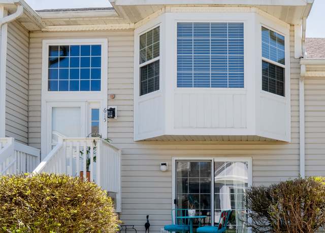 Property at 615 E Victoria Cir #615, North Aurora, IL 60542, 3 beds, 2 baths