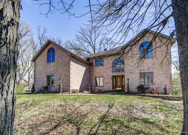 Property at 324 Royal Oak Dr, Steger, IL 60475, 5 beds, 3.5 baths