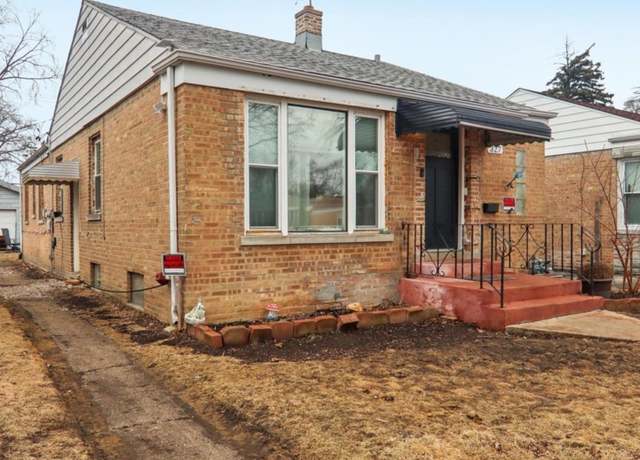 Property at 327 49th Ave, Bellwood, IL 60104, 4 beds, 1.5 baths