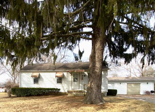Property at 1657 Clay St, Woodstock, IL 60098, 2 beds, 1 bath
