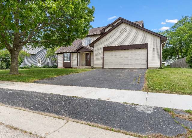Property at 933 Tralee Ct, Gurnee, IL 60031, 4 beds, 2.5 baths