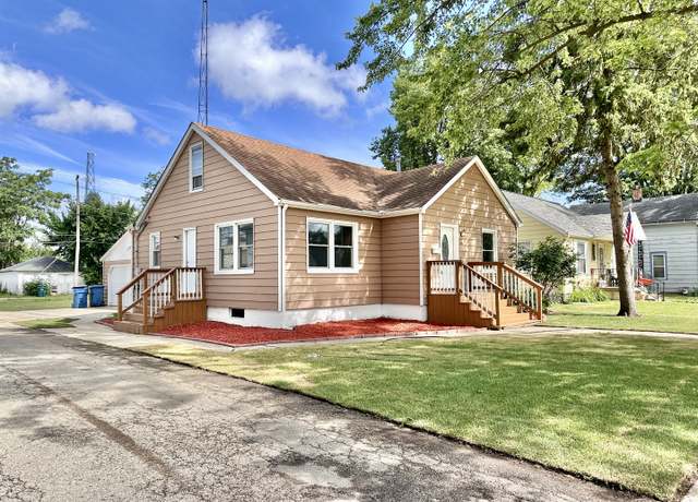Property at 148 S Grand Ave, Bradley, IL 60915, 3 beds, 1 bath