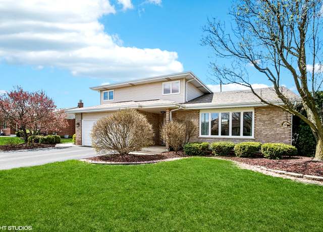 Property at 681 Vanderbilt Dr, New Lenox, IL 60451, 3 beds, 2.5 baths