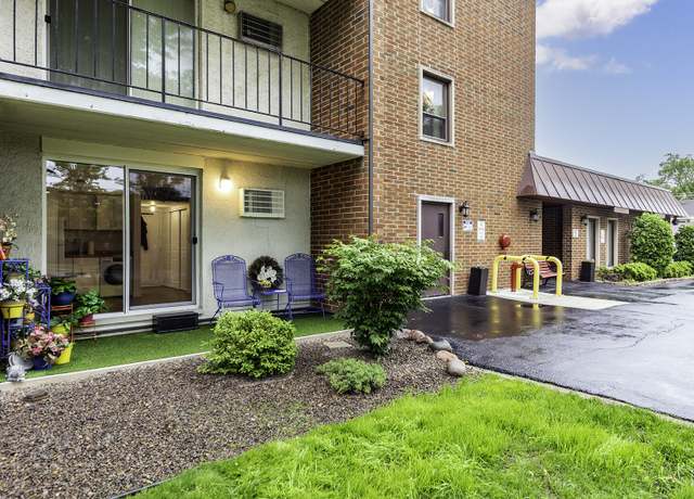 Property at 255 S West Ave #101, Elmhurst, IL 60126, 1 bath