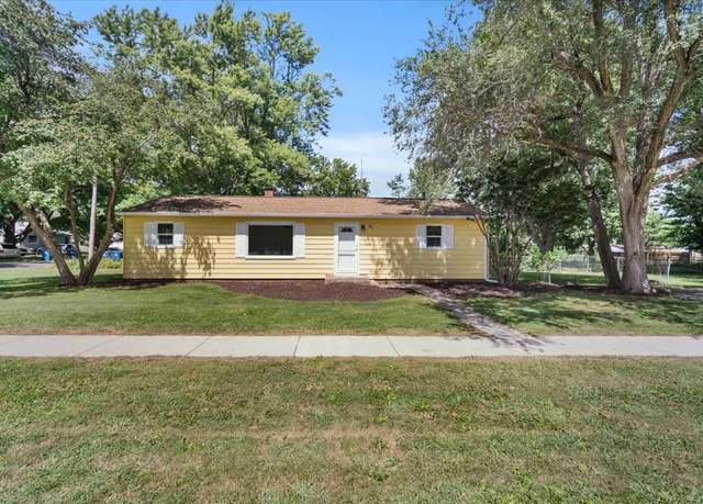 Property at 500 E Franklin St, Hudson, IL 61748, 3 beds, 1 bath