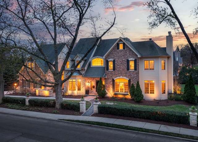 Property at 410 E Porter Ave, Naperville, IL 60540, 7 beds, 6 baths