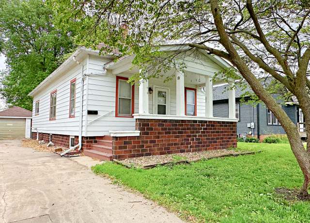 Property at 211 Penn St, Streator, IL 61364, 4 beds, 2 baths