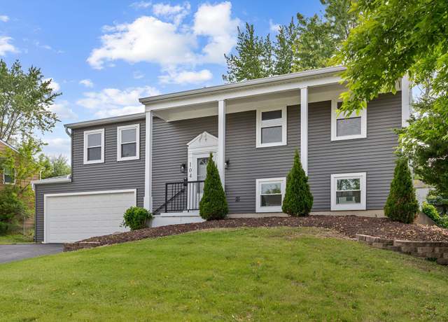 Property at 104 N Braintree Dr, Schaumburg, IL 60194, 4 beds, 2 baths