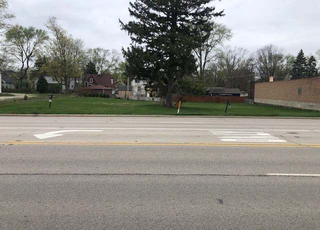 Property at 1002 Ogden Ave, Lisle, IL 60532