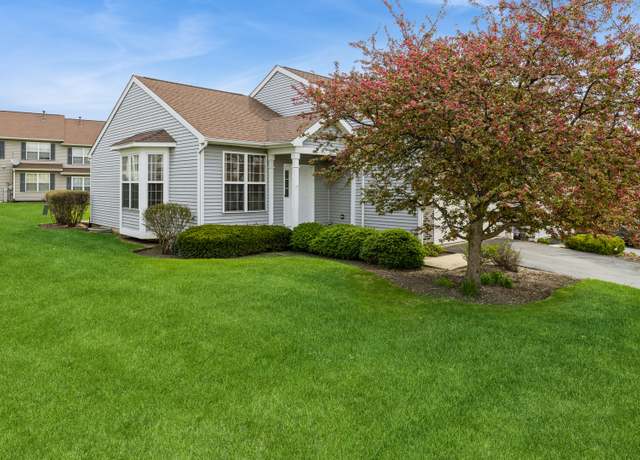 Property at 725 Duvall Dr, Woodstock, IL 60098, 2 beds, 2 baths