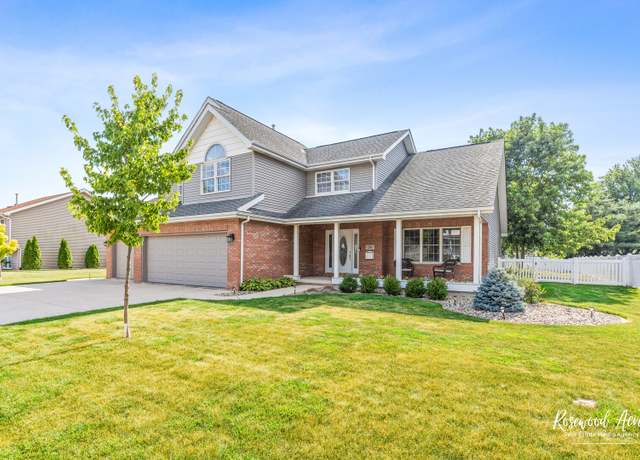 Property at 281 S Elm St, Manteno, IL 60950, 4 beds, 3.5 baths