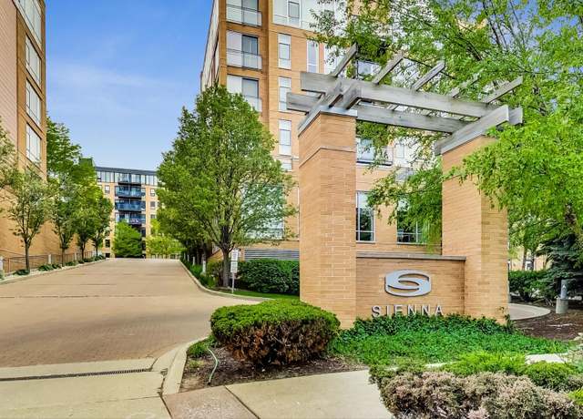 Property at 1720 Oak Ave #403, Evanston, IL 60201, 2 beds, 2 baths