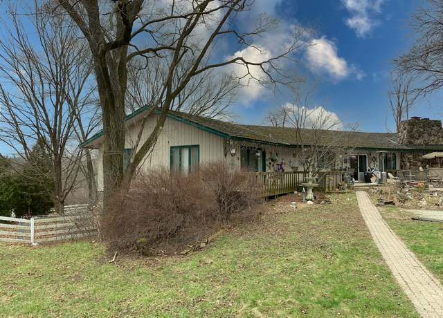 Property at 706 E Burnett Rd, Island Lake, IL 60042, 3 beds, 3.5 baths