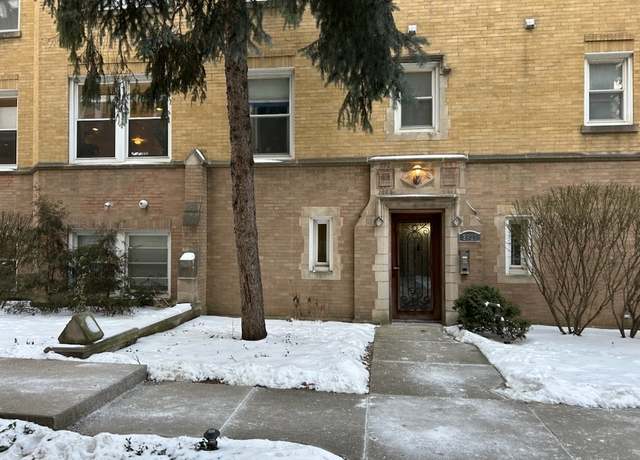 Property at 3921 W Addison St Unit 1B, Chicago, IL 60618, 3 beds, 2.5 baths