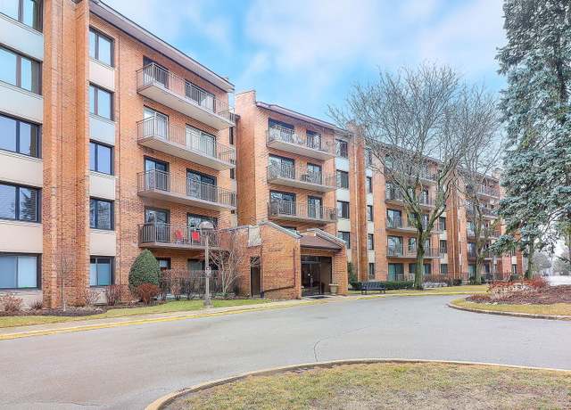 Property at 601 Lake Hinsdale Dr #402, Willowbrook, IL 60527, 2 beds, 2 baths