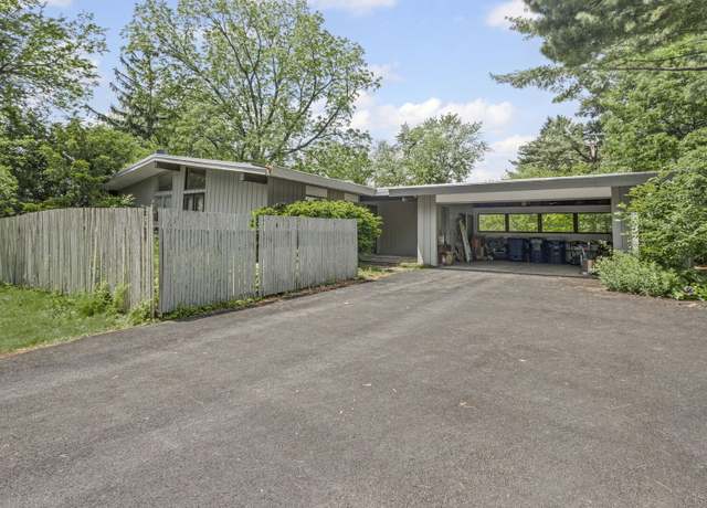 Property at 2110 Heather Rd, Geneva, IL 60134, 3 beds, 2 baths
