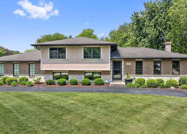 Property at 352 Eagle Ln, Bloomingdale, IL 60108, 3 beds, 2.5 baths