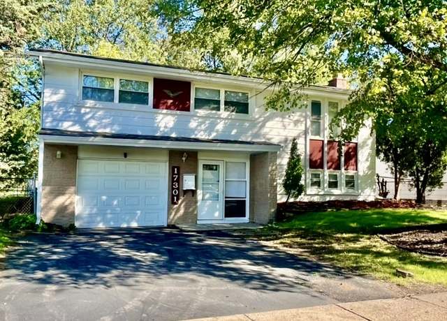 Property at 17301 Burr Oak Ln, Hazel Crest, IL 60429, 3 beds, 2 baths