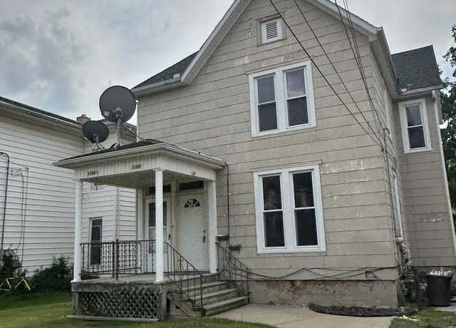 Property at 1108 S Carroll Ave, Freeport, IL 61032, 5 beds, 1 bath