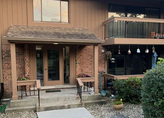 Property at 8090 Garfield Ave Unit 3-1, Burr Ridge, IL 60527, 2 beds, 2 baths