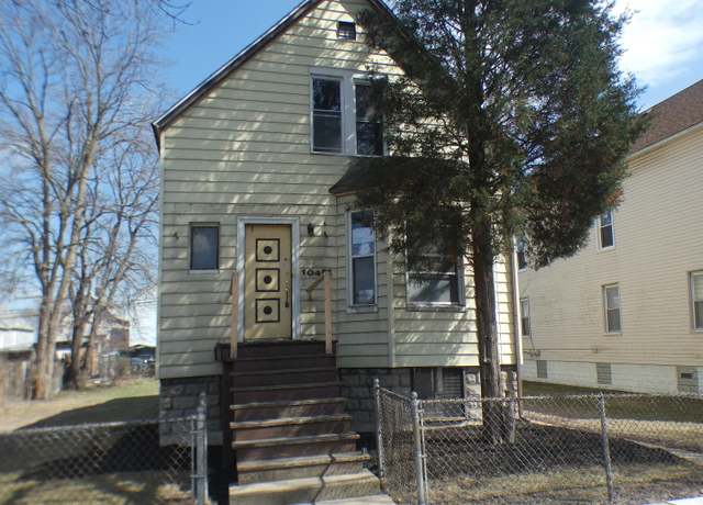 Property at 10451 S Hoxie Ave, Chicago, IL 60617, 3 beds, 2 baths