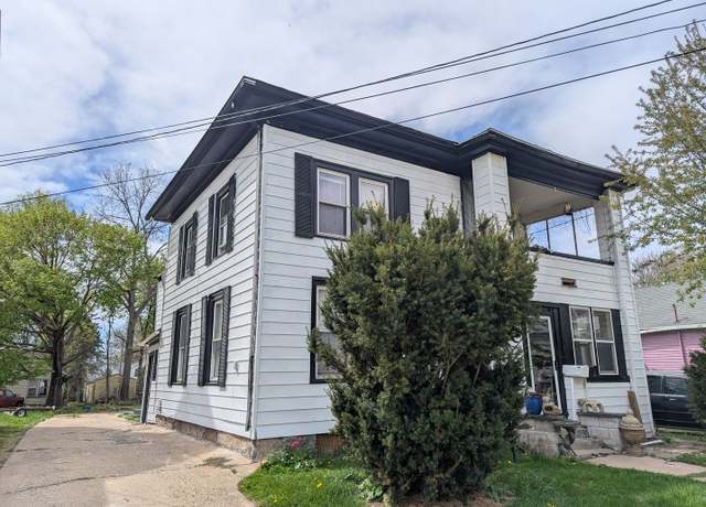 Property at 720 S Carroll Ave, Freeport, IL 61032, 4 beds, 2 baths