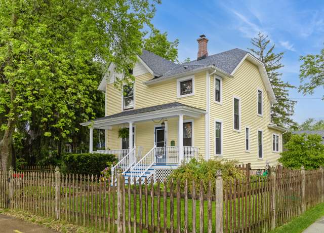 Property at 449 Dacy St, Woodstock, IL 60098, 3 beds, 1.5 baths