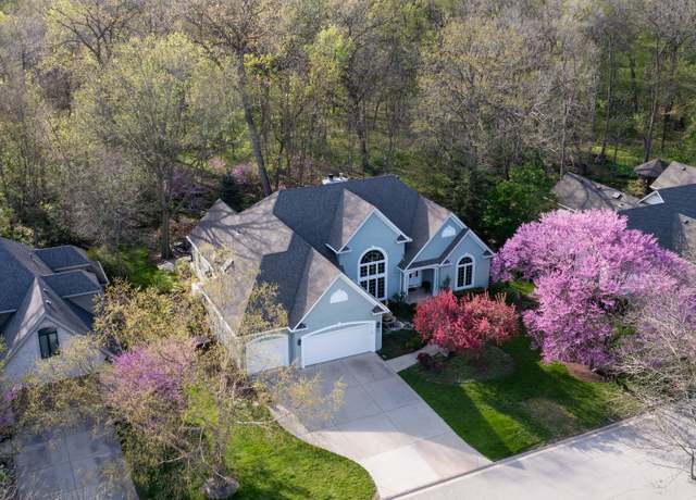 Property at 35 Walnut Cir, Sugar Grove, IL 60554, 4 beds, 3 baths