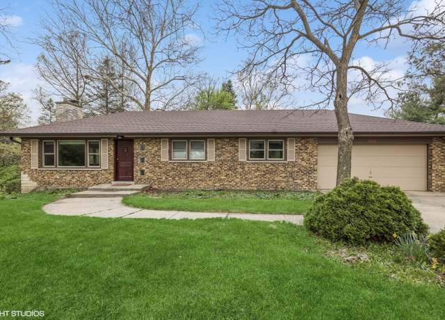 Property at 3950 Downers Dr, Downers Grove, IL 60515, 3 beds, 3 baths