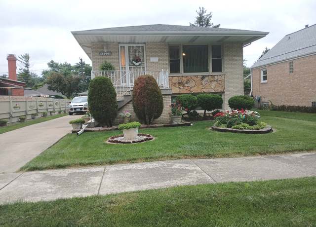 Property at 4230 Prairie Ave, Brookfield, IL 60513, 4 beds, 2.5 baths