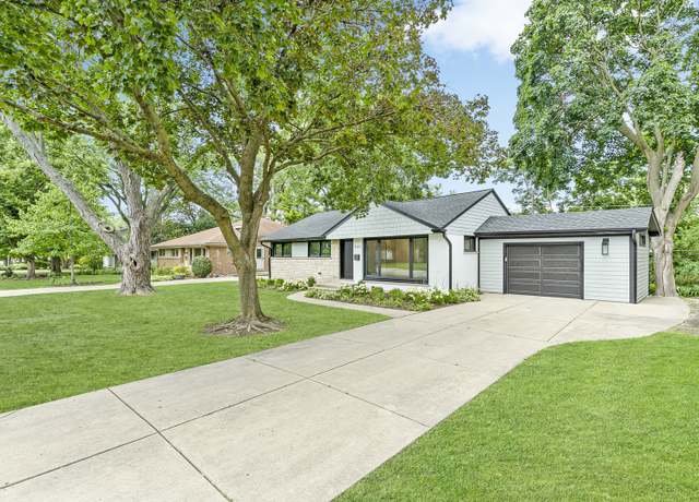 Property at 931 Holmes Ave, Deerfield, IL 60015, 4 beds, 3 baths