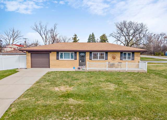 Property at 4N210 5th Ave, Addison, IL 60101, 3 beds, 2.5 baths