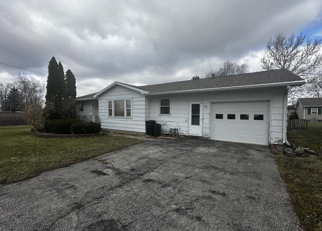 Property at 665 W Blue St, Sheldon, IL 60966, 3 beds, 2 baths