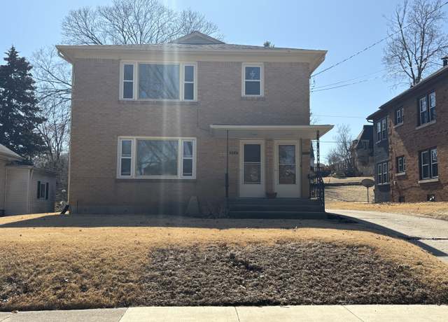Property at 706-708 King St, Rockford, IL 61103, 4 beds, 2 baths