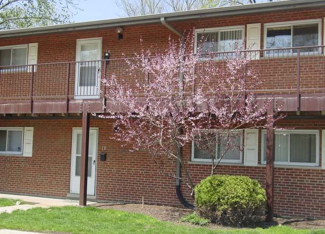 Property at 1810 W Hatherleigh Ct Unit 2B, Mount Prospect, IL 60056, 1 bed, 1 bath