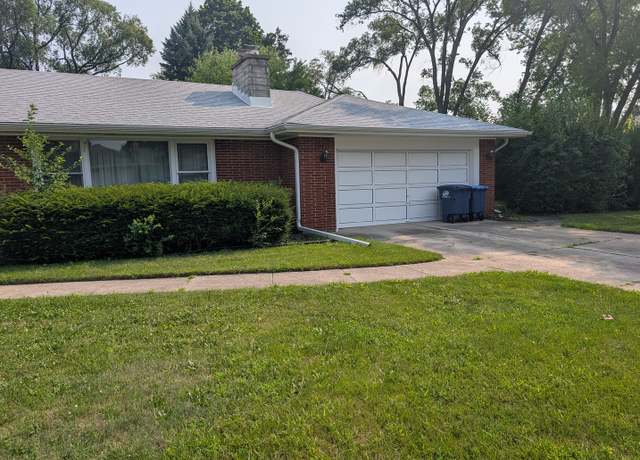 Property at 1005 E Forest Ave, Des Plaines, IL 60018, 3 beds, 1.5 baths