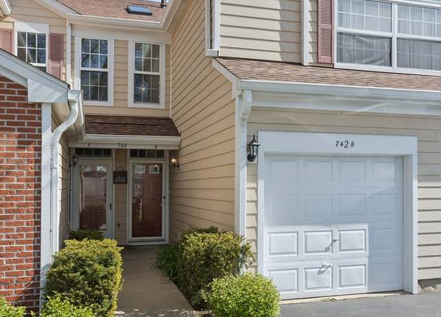 Property at 742 W Streamwood Blvd Unit B, Streamwood, IL 60107, 2 beds, 2 baths