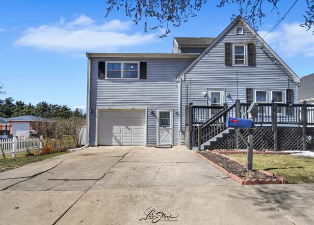 Property at 831 S Union St, Aurora, IL 60505, 4 beds, 2 baths