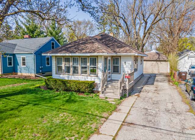 Property at 388 Douglas Ave, Crystal Lake, IL 60014, 2 beds, 1 bath