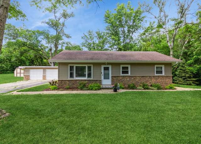 Property at 157 Thomas Ln, New Lenox, IL 60451, 3 beds, 1 bath