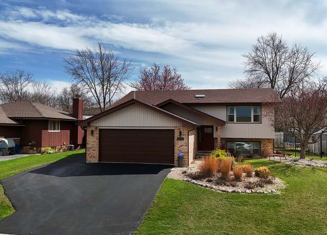Property at 13735 W Cavecreek Ct, Homer Glen, IL 60491, 3 beds, 2 baths