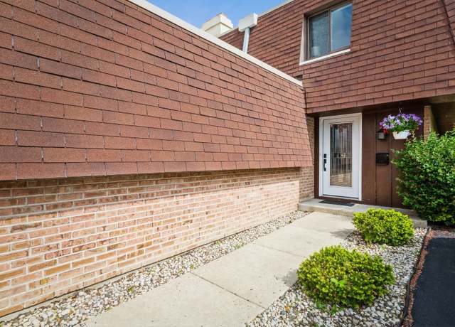 Property at 1063 W Busse Hwy, Park Ridge, IL 60068, 2 beds, 1.5 baths